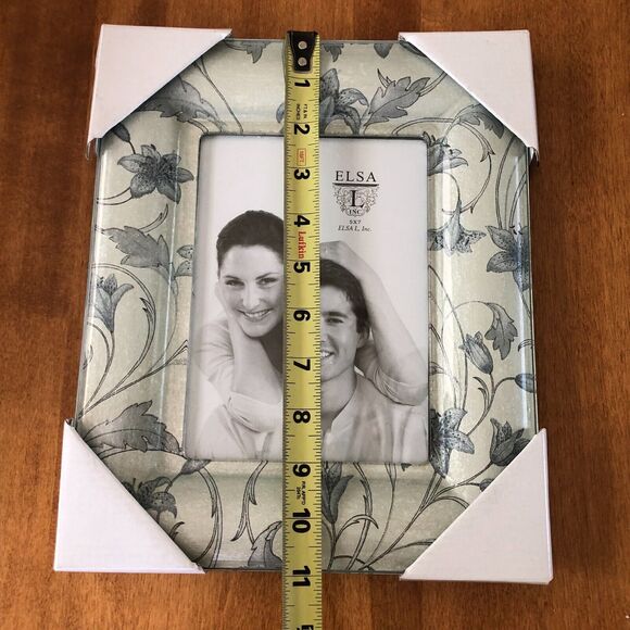 NEW Elsa L Inc. Picture Frame 5"x7" Acrylic Contemporary LILY Flower Floral - Picture 4 of 5